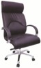 Amplio sillón ejecutivo, tapizado con piel.<br>(Modelo SEI-10A)